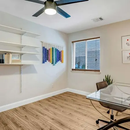 Cozy Home Away From Home, Quiet Office, King Bed
